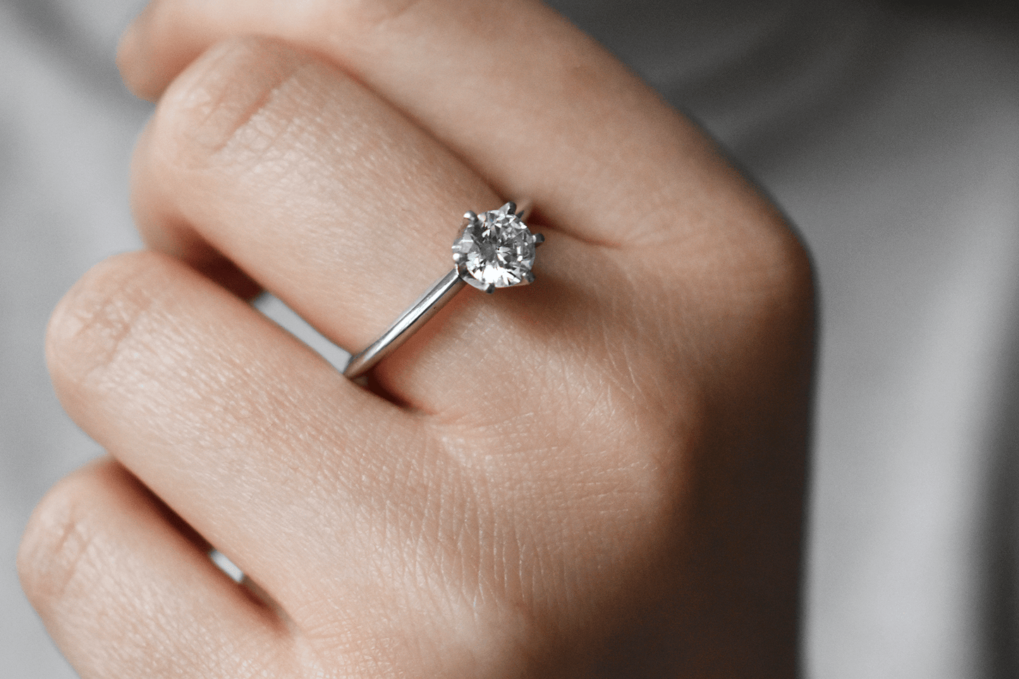 Annabell 0,8 ct vitguld