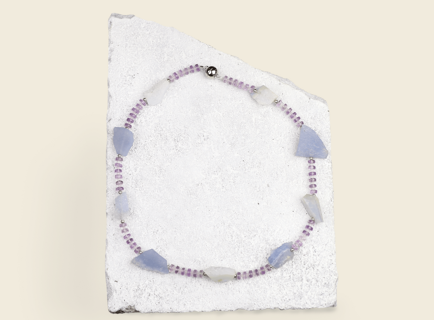 Halsband kalcedon & ametist