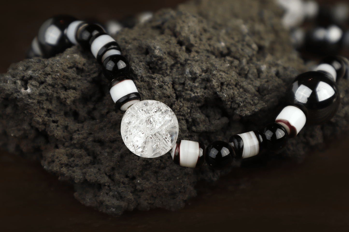 Halsband bergkristall, hematit & onyx