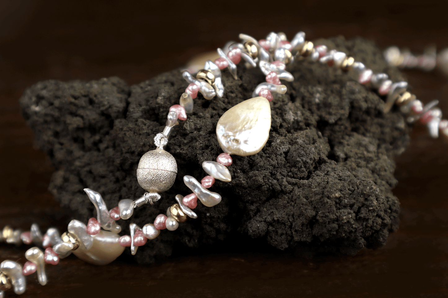 Halsband sötvattenpärlor & Keshi pärlor