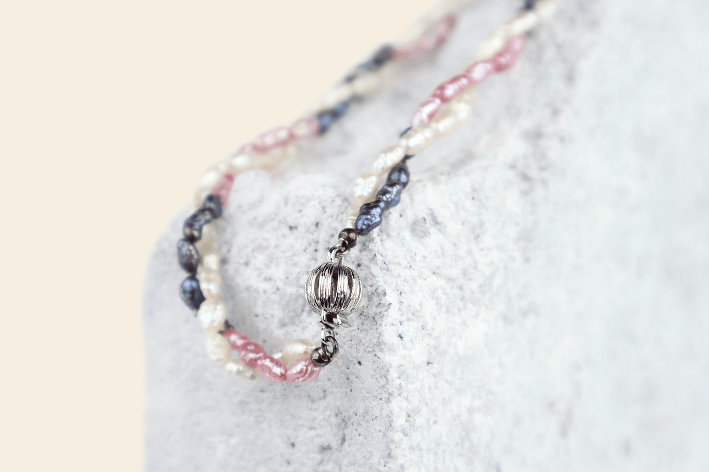 Halsband pärlor