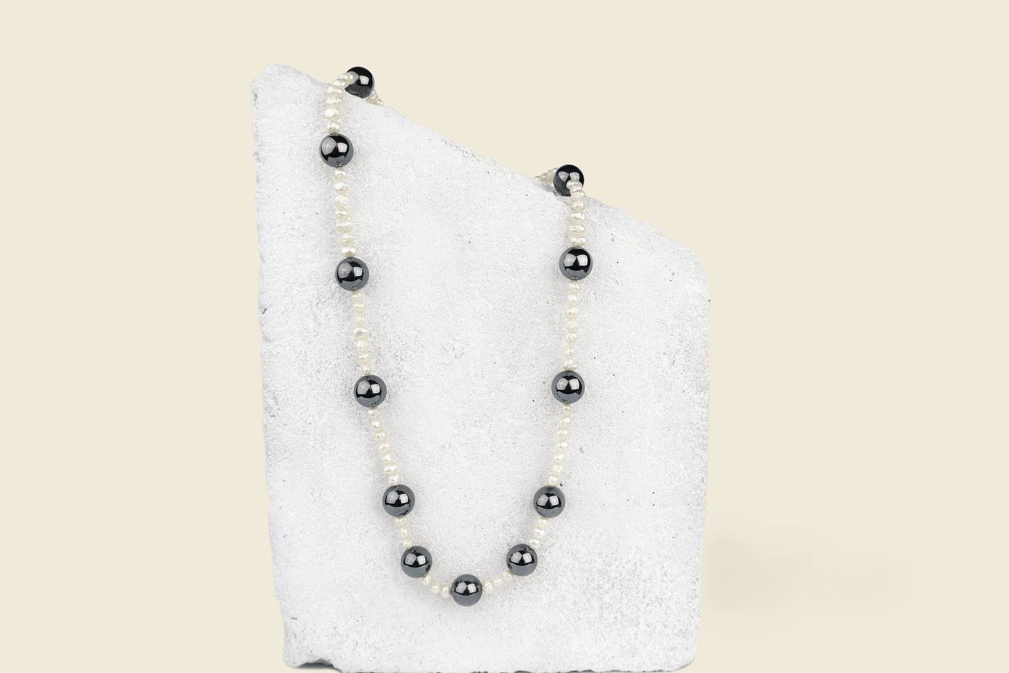 Halsband hematit & pärlor
