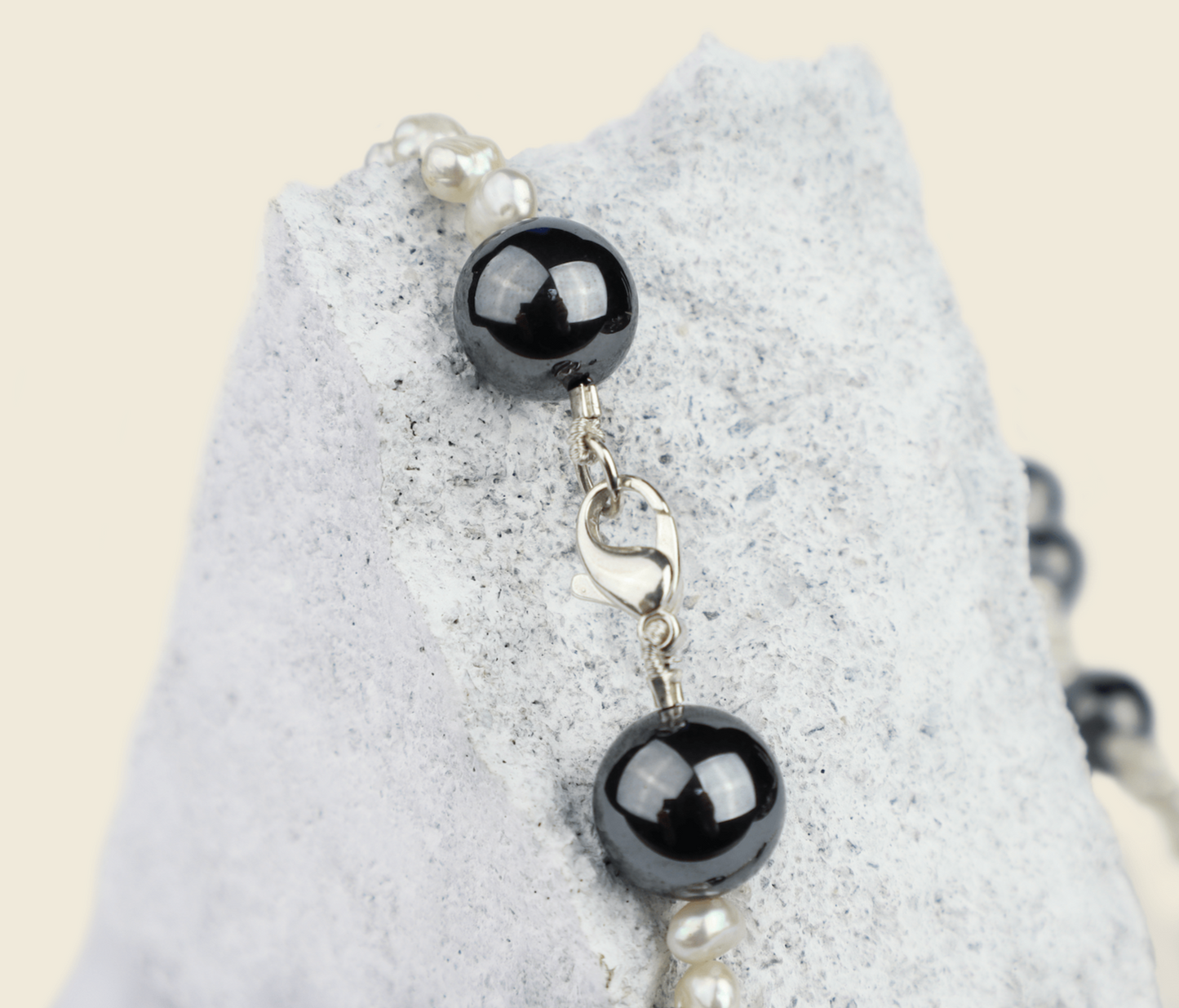 Halsband hematit & pärlor