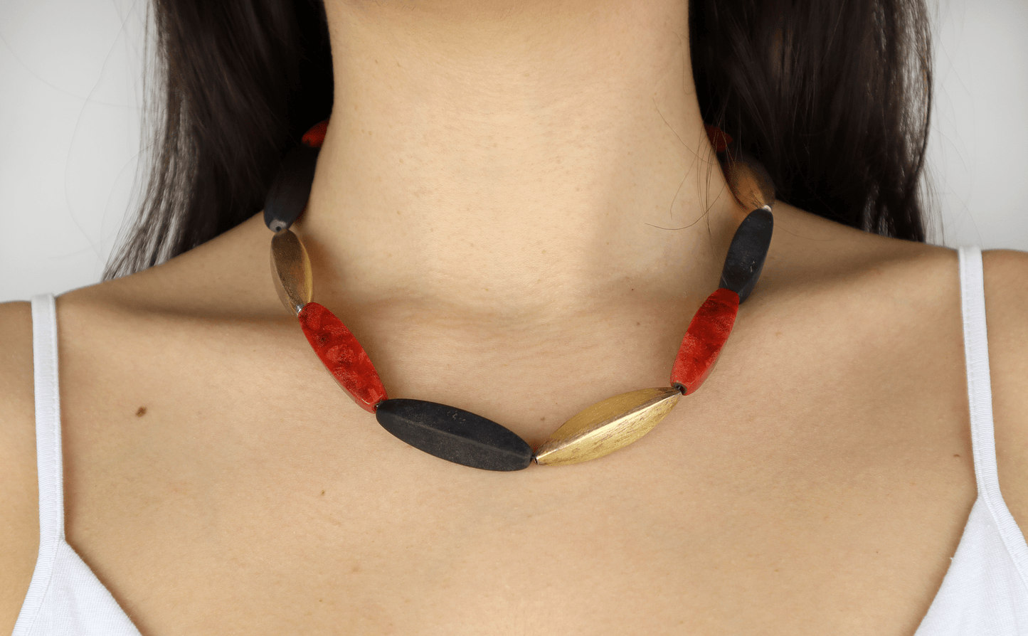 Halsband onyx & skumkorall
