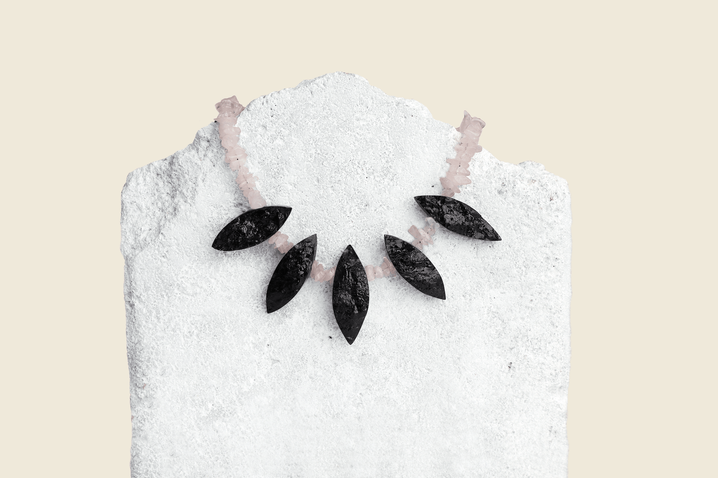 Halsband onyx & rosenkvarts