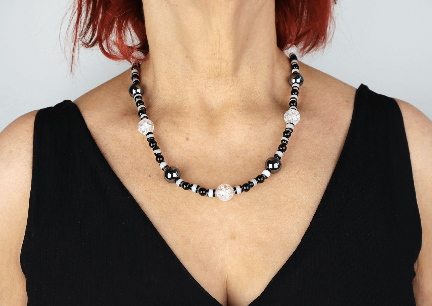Halsband bergkristall, hematit & onyx